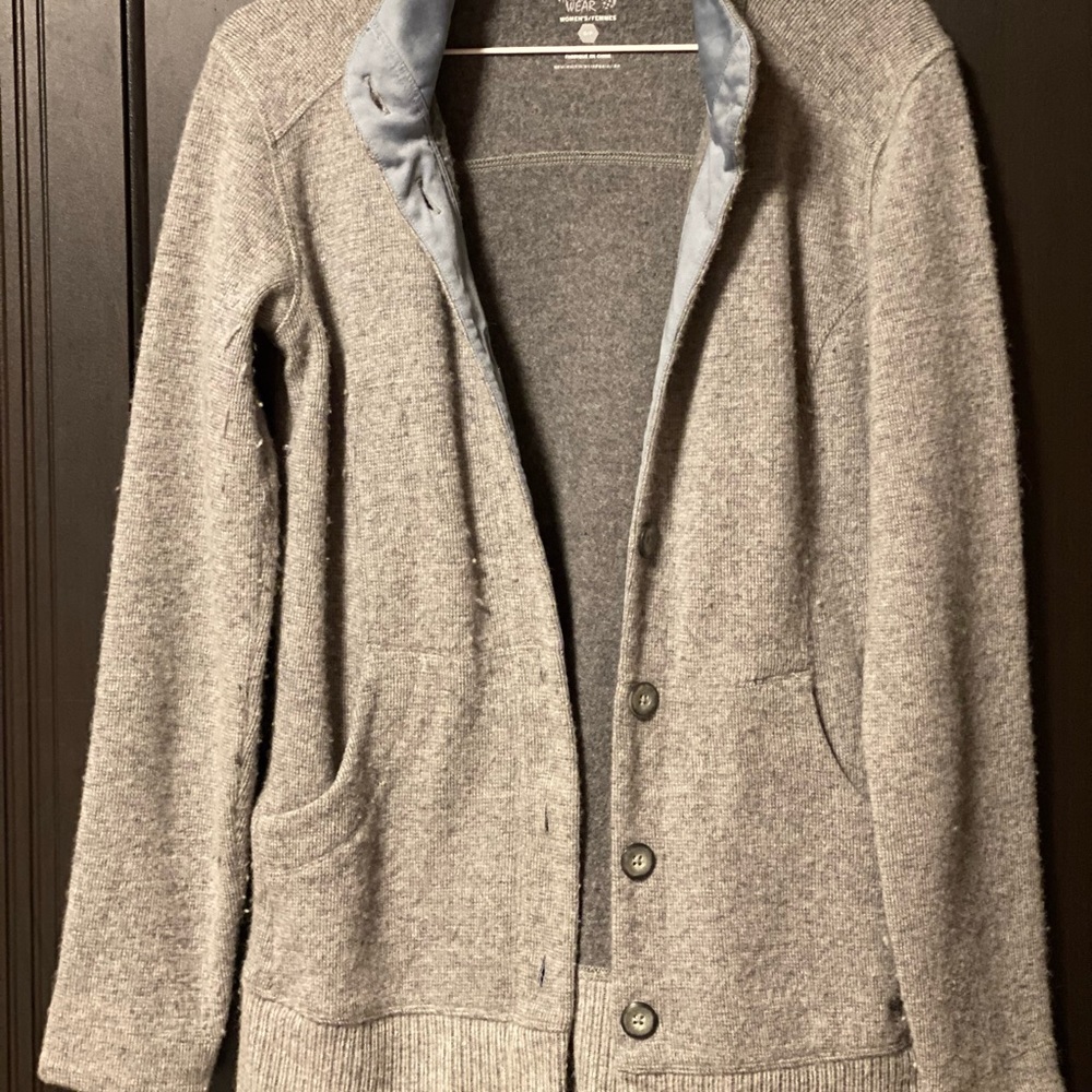 Mountain Hardware button up - Picture 3 of 3